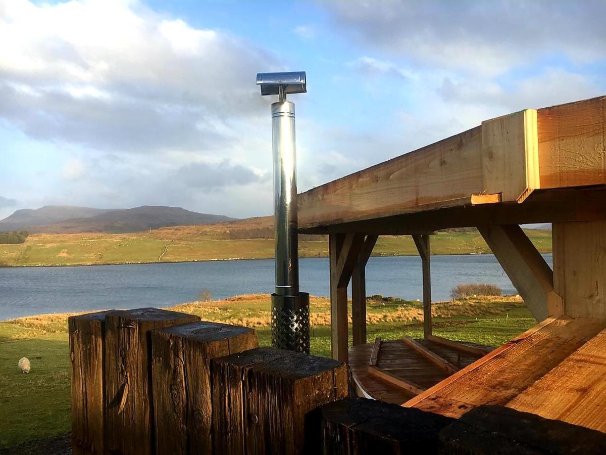 Skye Cabins Skeabost Exterior photo