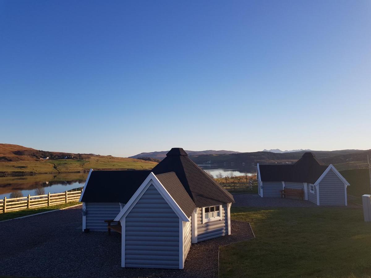 Skye Cabins Skeabost Exterior photo